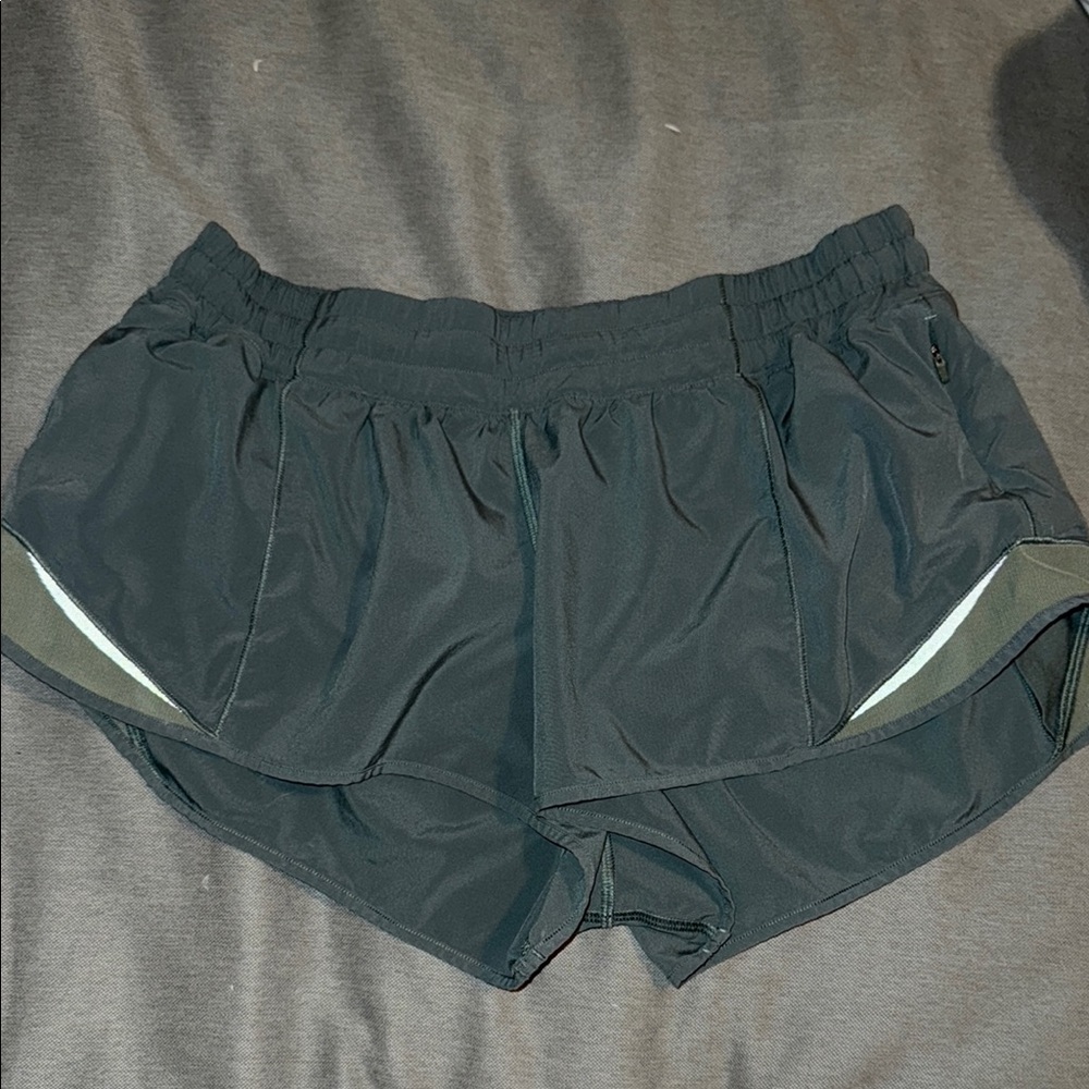 Lululemon Hotty Hot Women's Dark Grewn Athletic Shorts 2.5 inches